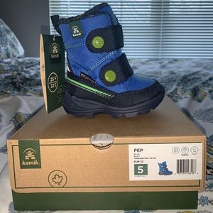 Kamik Snow boots NWT size 5 toddler